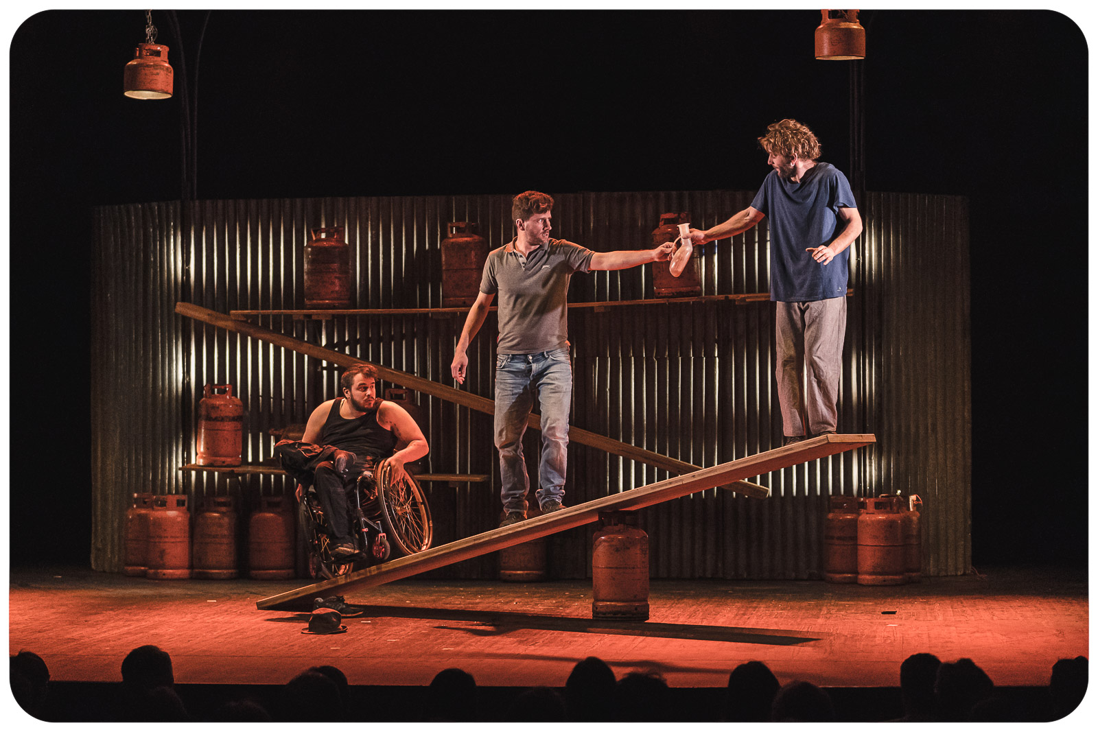 EXTREMITÉS (CIE CIRQUE INEXTREMISTE)