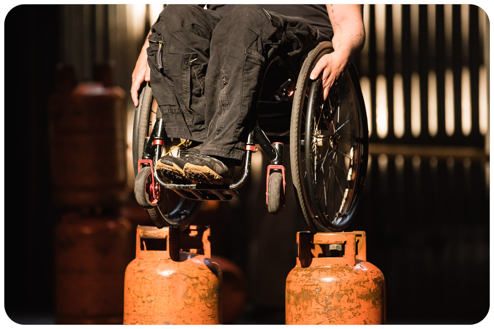 EXTREMITÉS (CIE CIRQUE INEXTREMISTE)