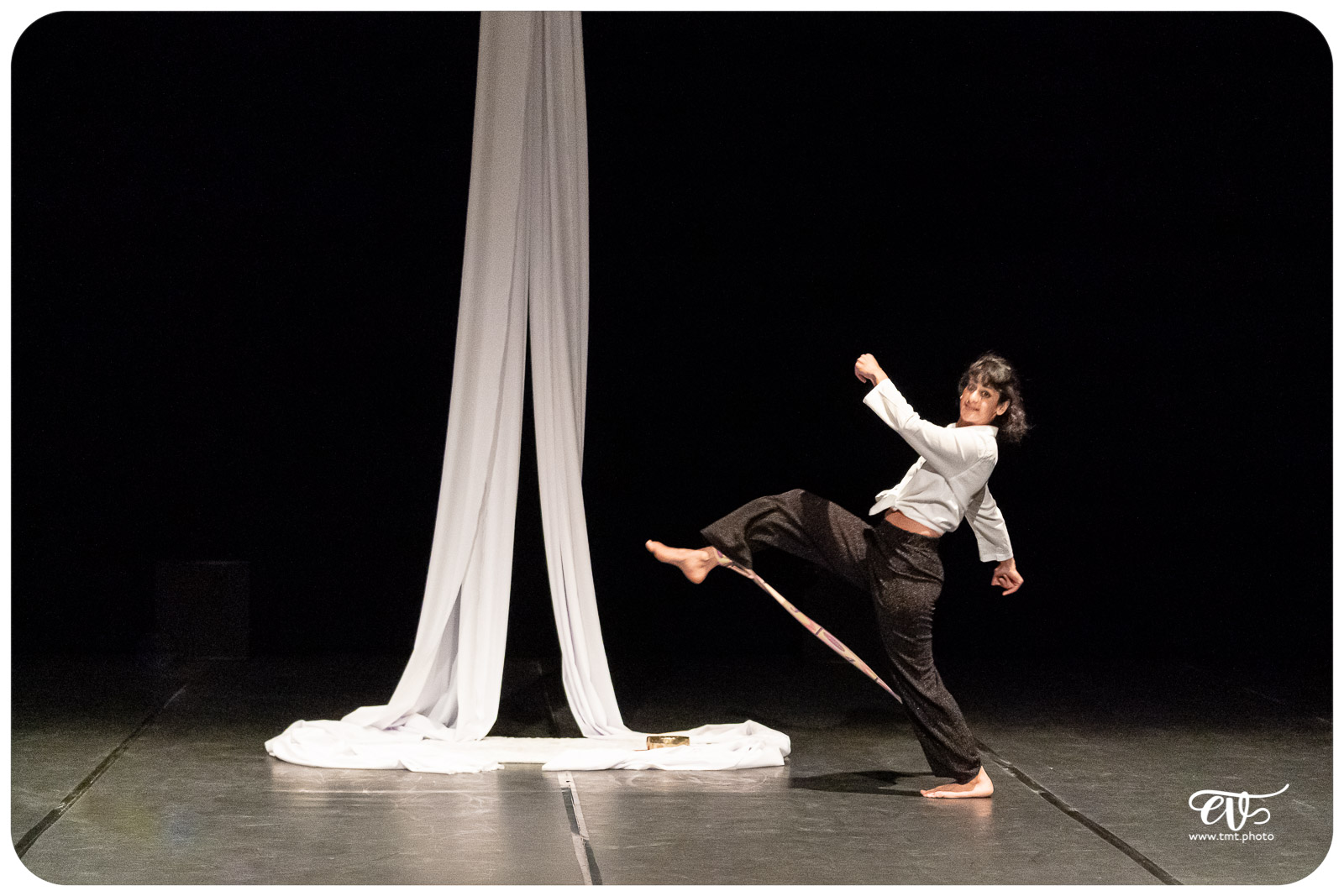 COSMOS (CIE LA MAIN DE L'HOMME)