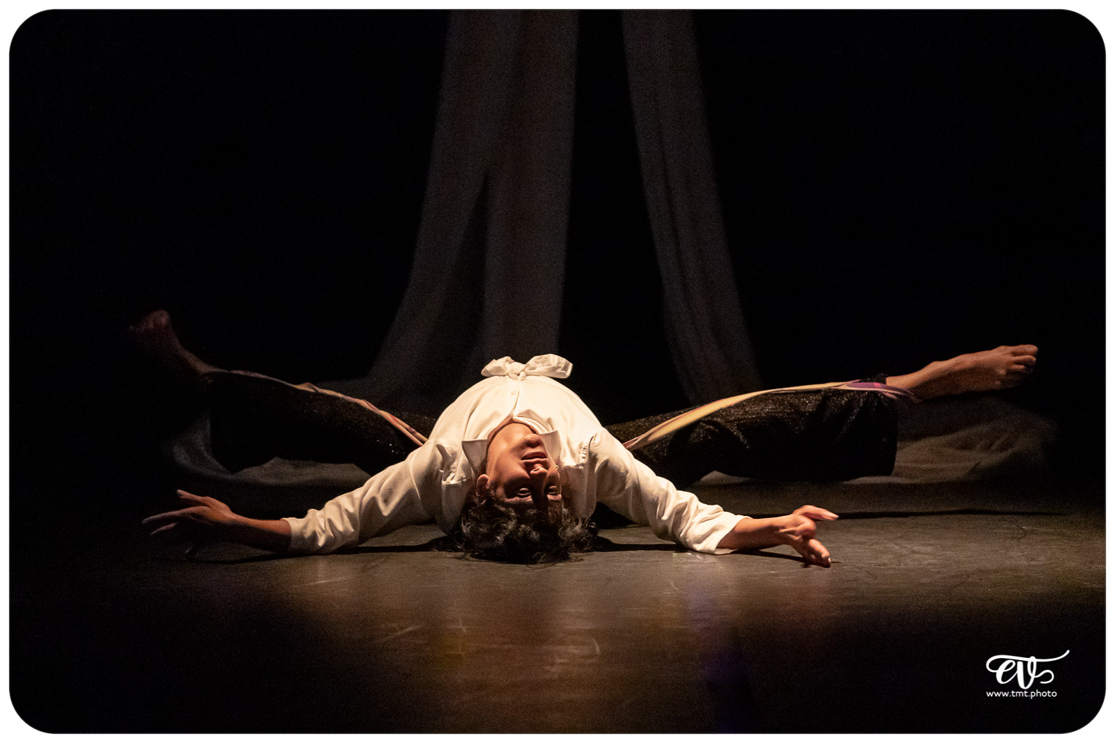 COSMOS (CIE LA MAIN DE L'HOMME)