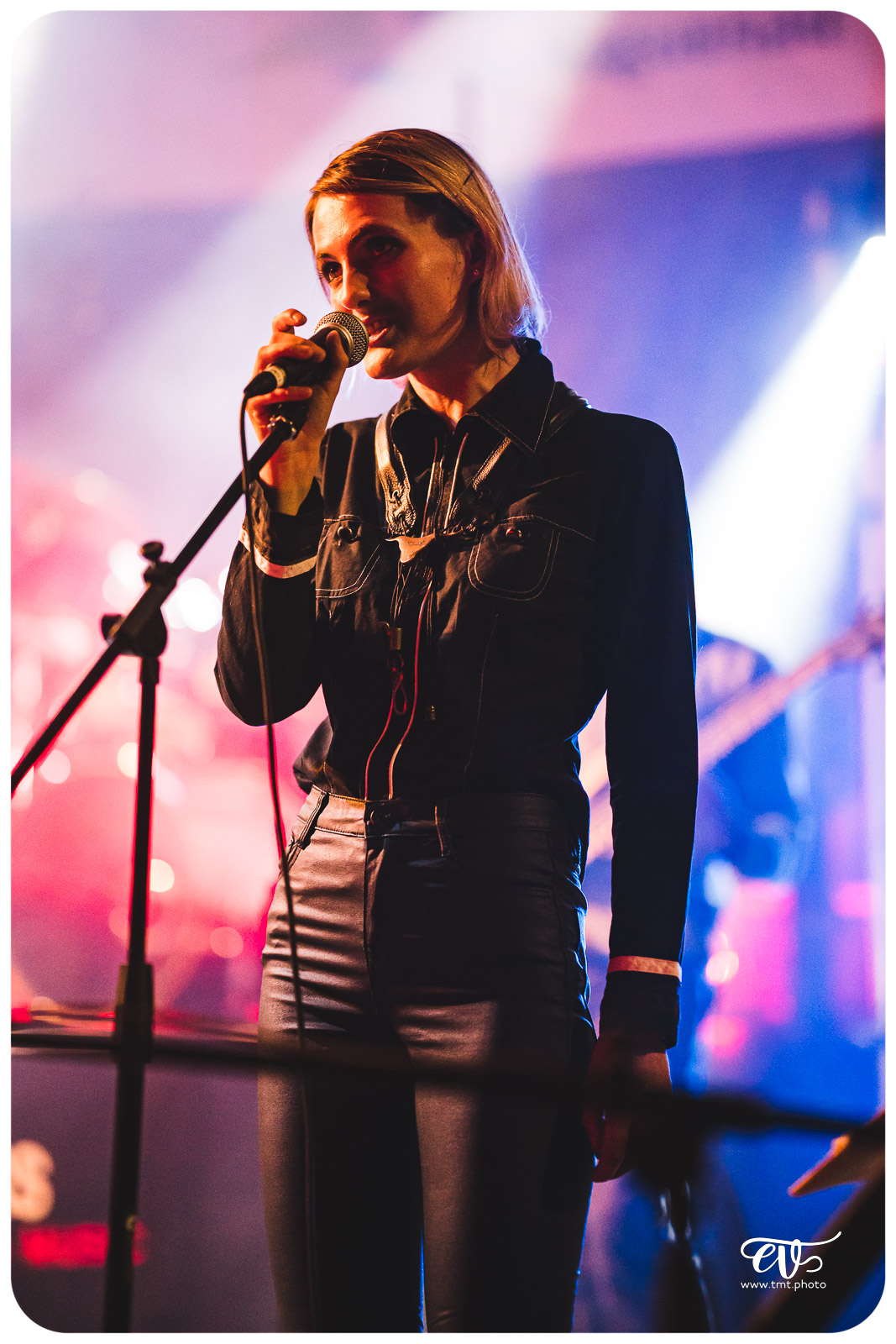 IL SUFFIRA... D'UNE SCENE