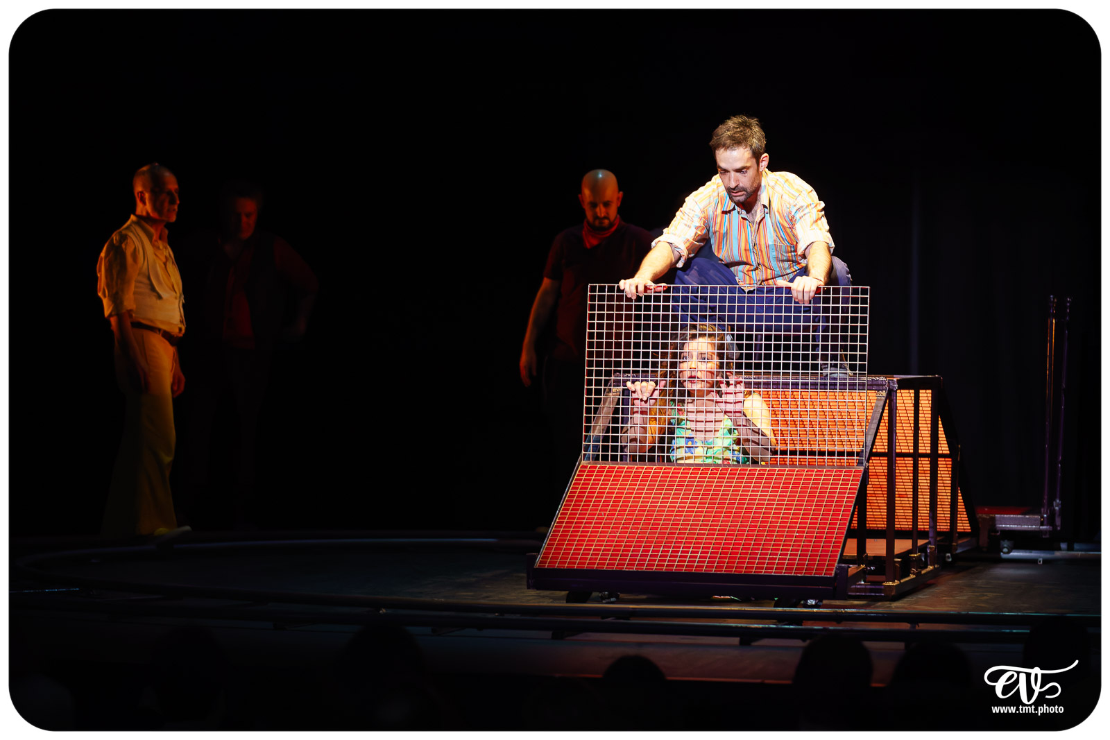 ANGÈLE (CARTOUN SARDINES THEATRE)